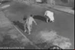 Marido é preso por espancar mulher no meio da rua por ciúmes Porto Velho