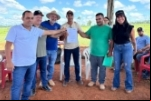 Deputado Pedro Fernandes e vereador Alécio Fernandes entregam implementos agrícolas para fortalecer a produção rural em Cujubim